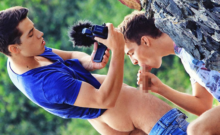 BelAmiOnelin :  ベルアミ１のモンスター巨根、Joel Birkinの25cmチンポが野外でぶんぶん、Pip Caulfield がケツマン全開